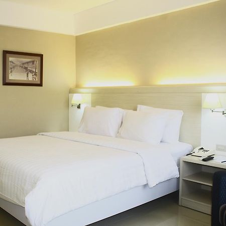 Hotel Sandjaja Palembang Exterior photo